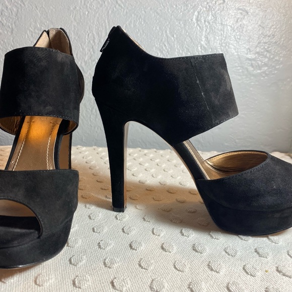 BCBG Black Suede High Heels Open Toe Closed Heel Pumps - Picture 9 of 16